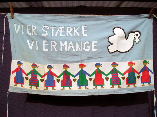Kvinder for Fred / Women for Peace: Vi er strke, vi er mange. Kunstner /artist: ?. Fotograf: Grete Møller 2007.