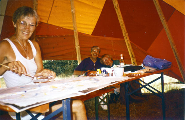 Mie Bak Jakobsen, Justine Merritt og Inger Bjørn Andersen; Østersøtræf Bornholm 1990, Kvinder for Fred.